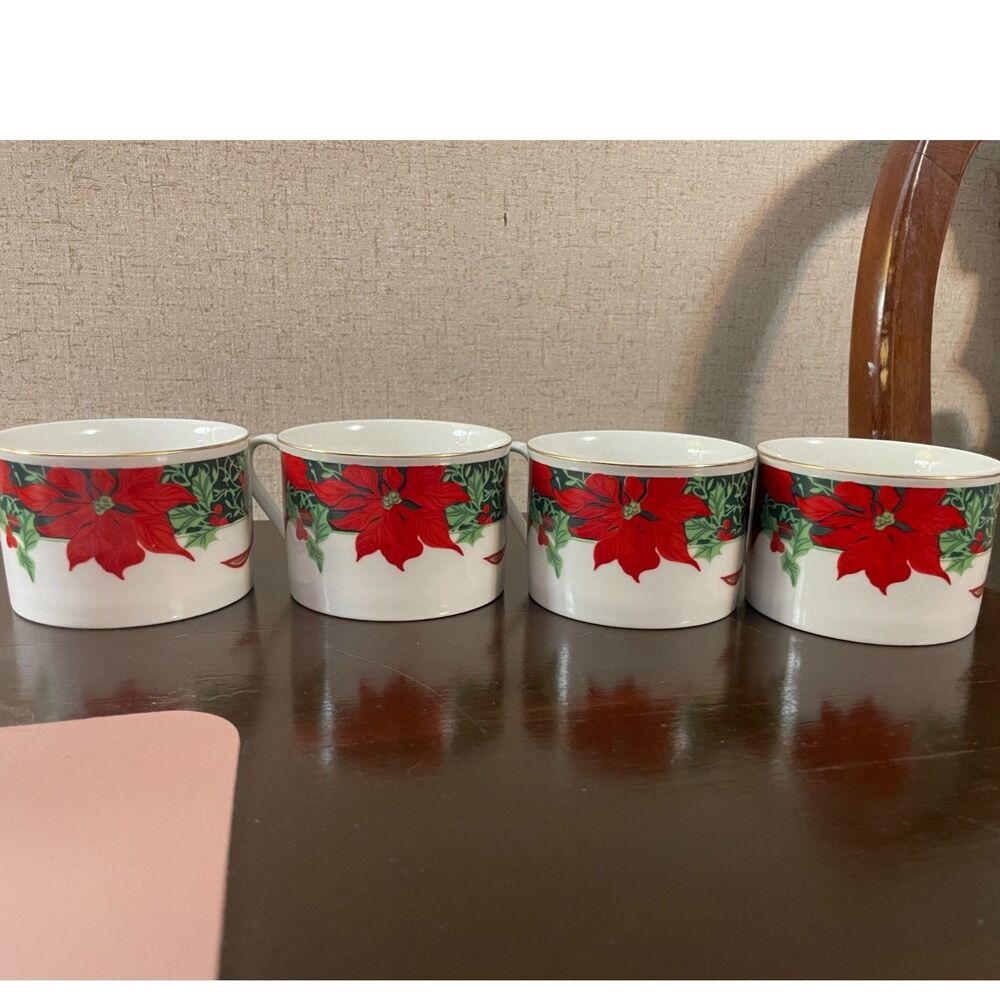 Vintage Gibson Holidays mugs